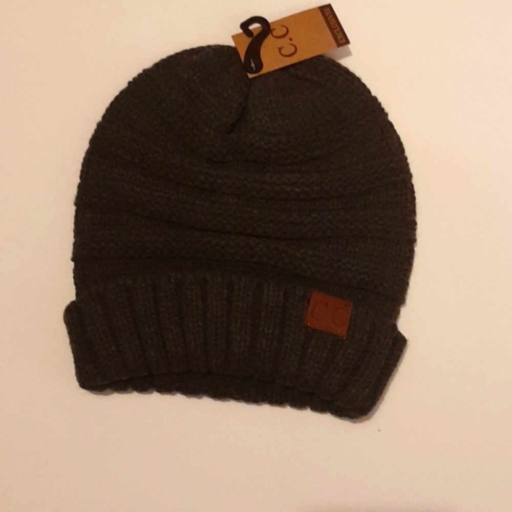 CC Exclusives  Beanie      Smoke free home
